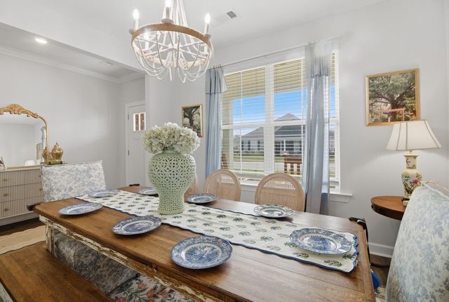 572 Golden Oaks Circle, Dothan, AL 36301