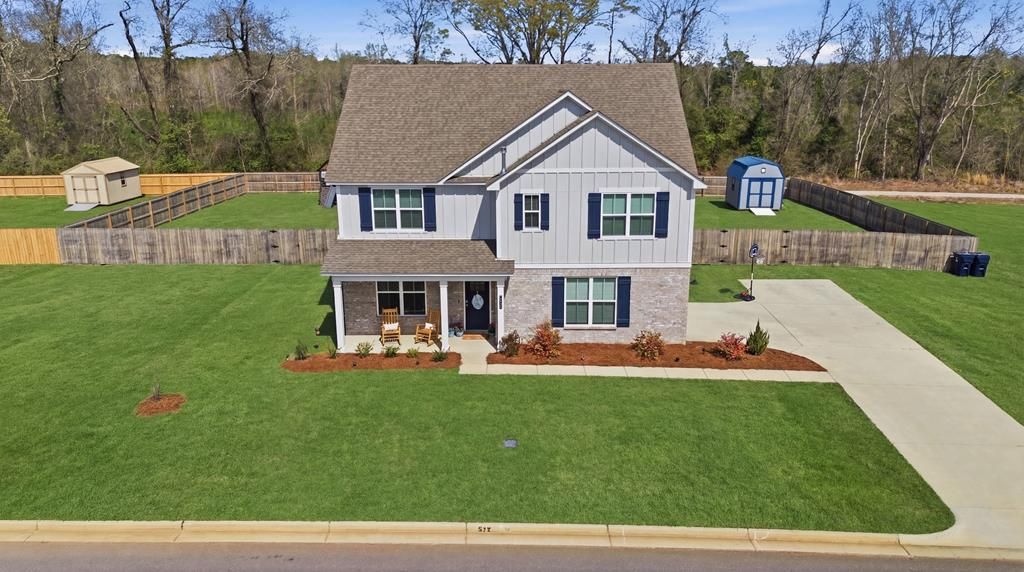 572 Golden Oaks Circle, Dothan, AL 36301