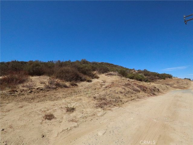 1 Wickerd Road, Menifee, CA 92584