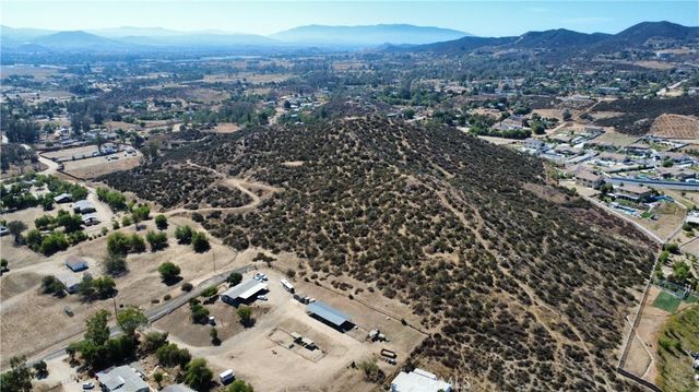 1 Wickerd Road, Menifee, CA 92584
