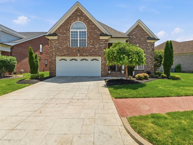 1145 Isaac Franklin Dr, Gallatin, TN 37066