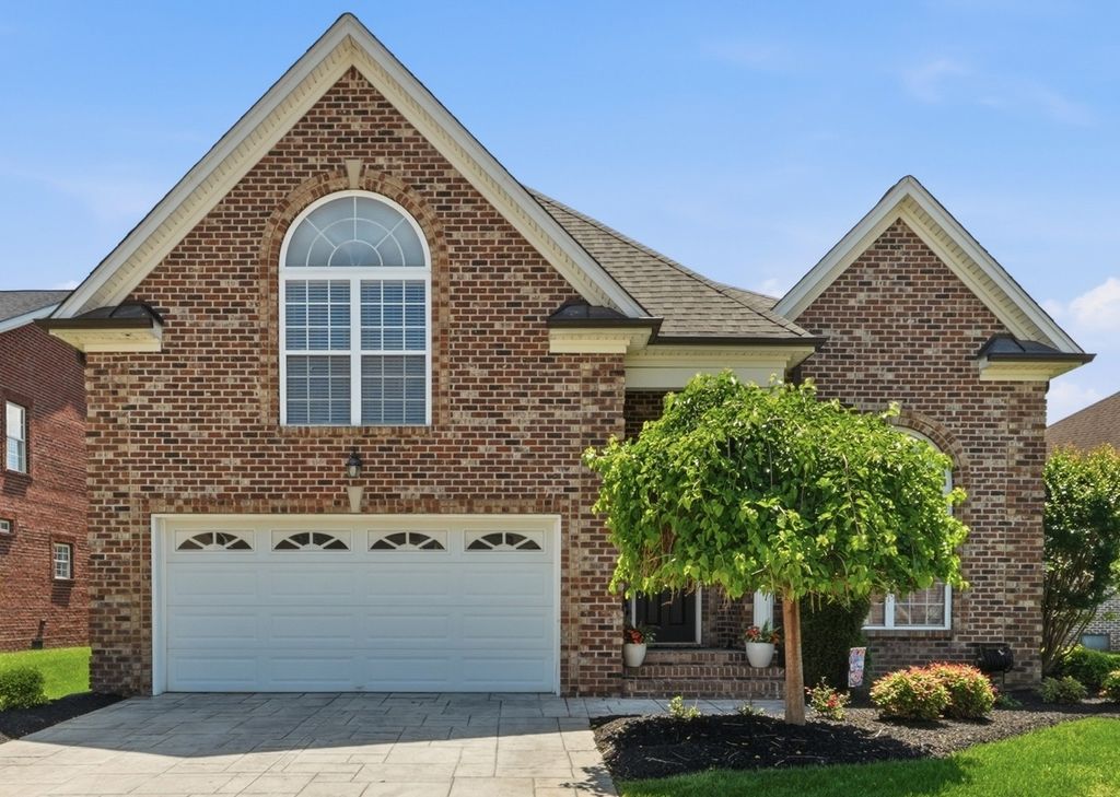 1145 Isaac Franklin Dr, Gallatin, TN 37066