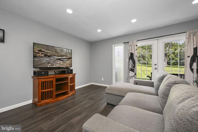 34 FORDS EDGE, Royersford, PA 19468