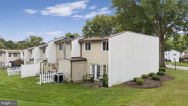 34 FORDS EDGE, Royersford, PA 19468