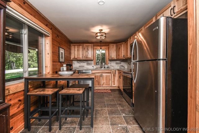 420 Deer Lake Drive, Kansas, OK 74347