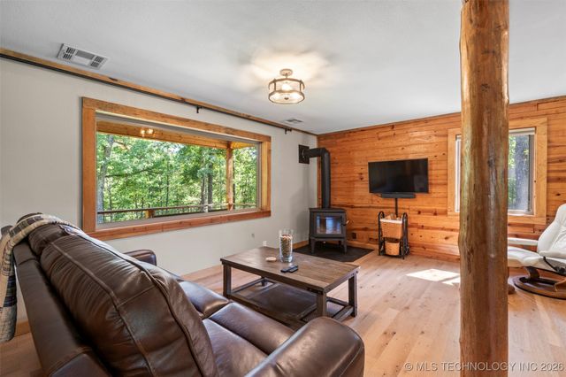 420 Deer Lake Drive, Kansas, OK 74347