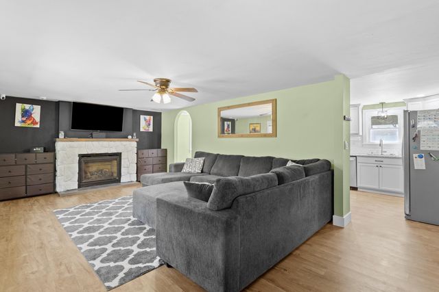 567 N Stark Highway, Weare, NH 03281