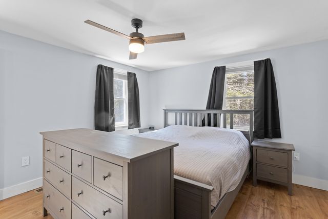 567 N Stark Highway, Weare, NH 03281
