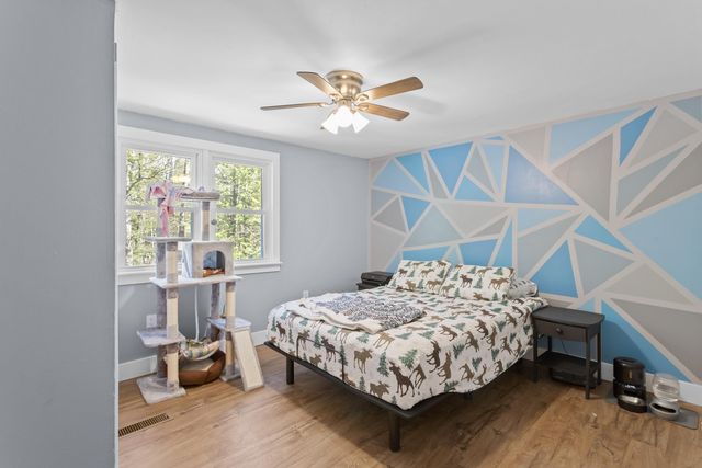 567 N Stark Highway, Weare, NH 03281
