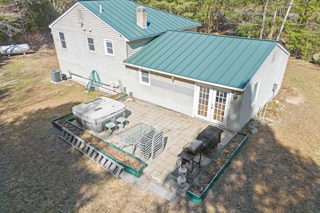 567 N Stark Highway, Weare, NH 03281