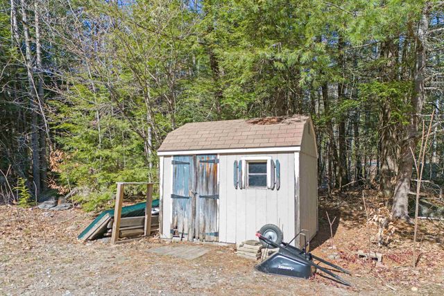 567 N Stark Highway, Weare, NH 03281