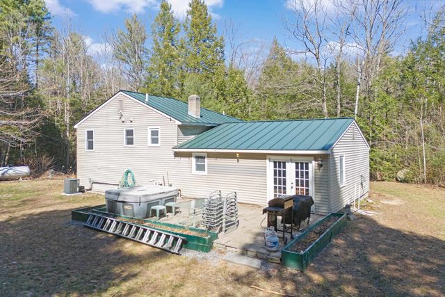 567 N Stark Highway, Weare, NH 03281