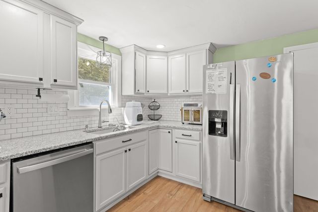567 N Stark Highway, Weare, NH 03281