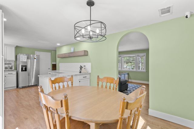 567 N Stark Highway, Weare, NH 03281