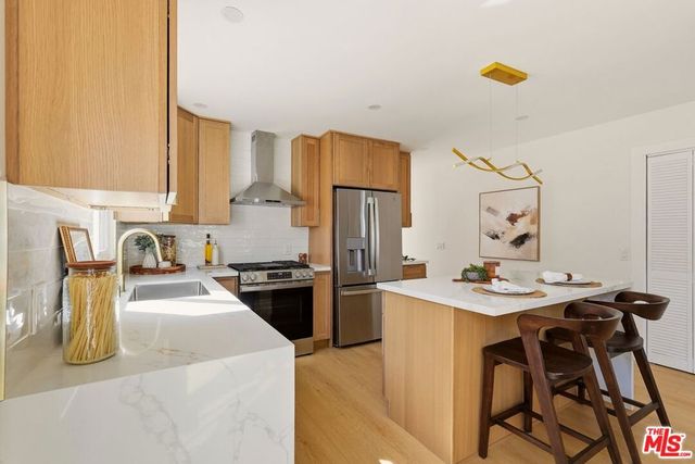 3667 Cimarron Street, Los Angeles, CA 90018
