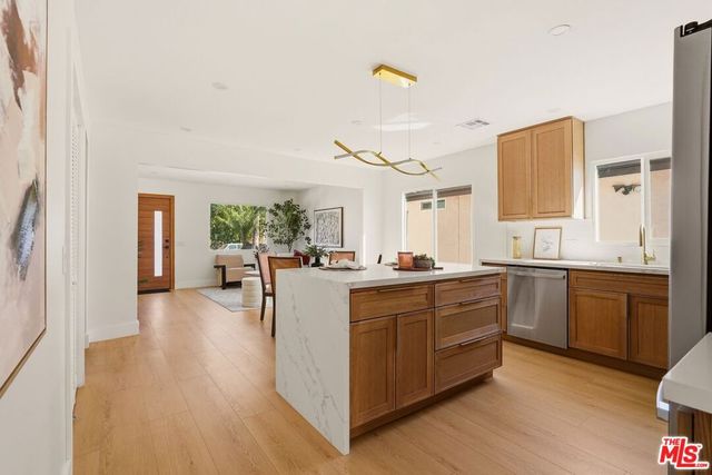 3667 Cimarron Street, Los Angeles, CA 90018