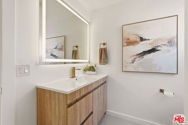 3667 Cimarron Street, Los Angeles, CA 90018