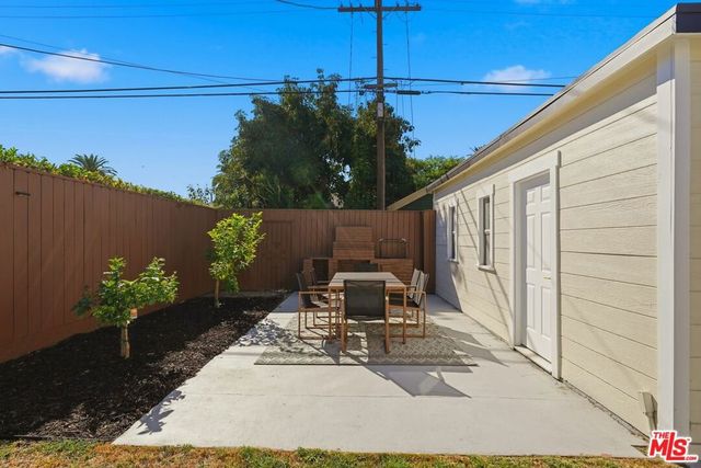 3667 Cimarron Street, Los Angeles, CA 90018