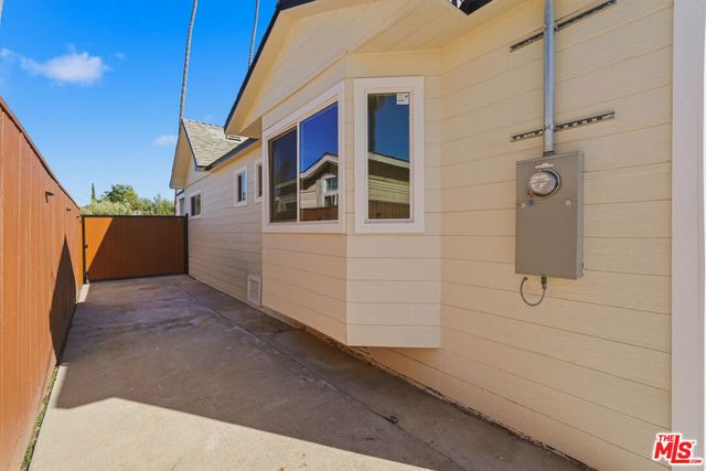 3667 Cimarron Street, Los Angeles, CA 90018