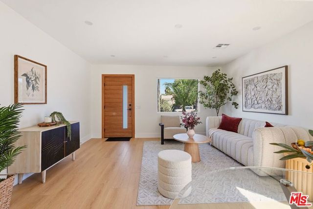 3667 Cimarron Street, Los Angeles, CA 90018