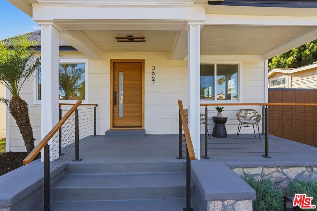 3667 Cimarron Street, Los Angeles, CA 90018 — photo 3