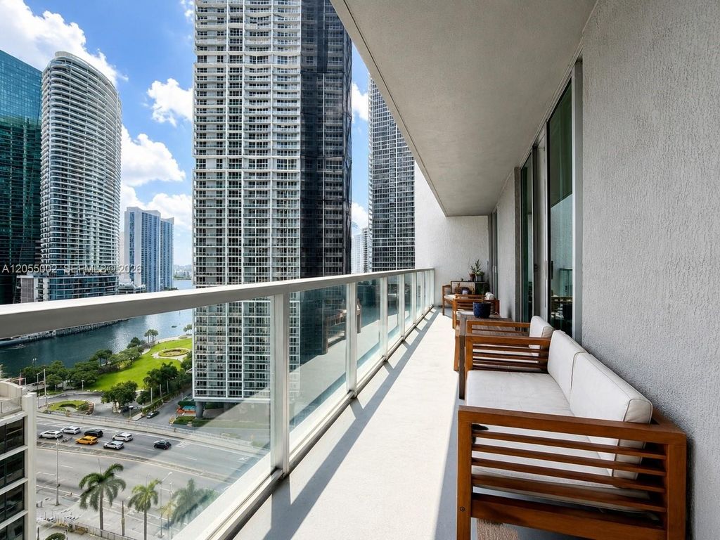 500 Brickell Avenue 1805, Miami, FL 33131