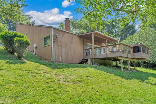 180 Daleview DR, Daleville, VA 24083