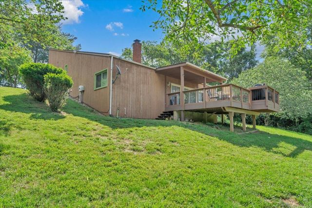180 Daleview DR, Daleville, VA 24083