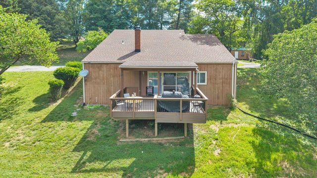 180 Daleview DR, Daleville, VA 24083