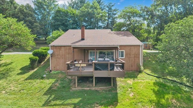 180 Daleview DR, Daleville, VA 24083