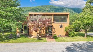 180 Daleview DR, Daleville, VA 24083