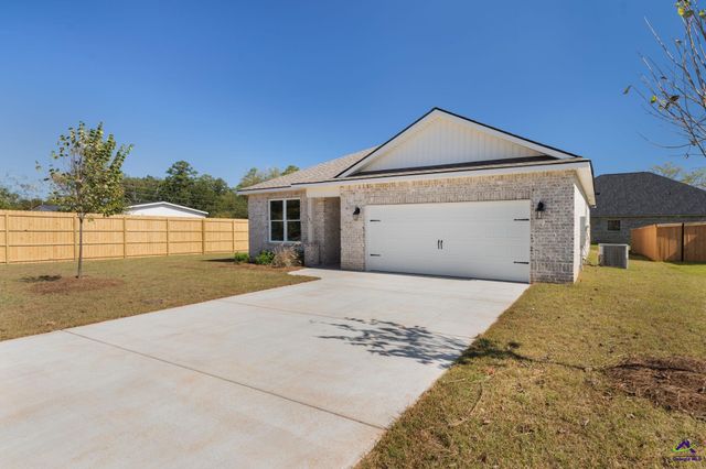 103 Hunt's Landing Drive, Kathleen, GA 31047