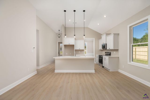 103 Hunt's Landing Drive, Kathleen, GA 31047