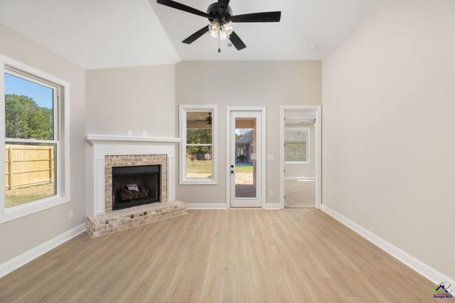 103 Hunt's Landing Drive, Kathleen, GA 31047