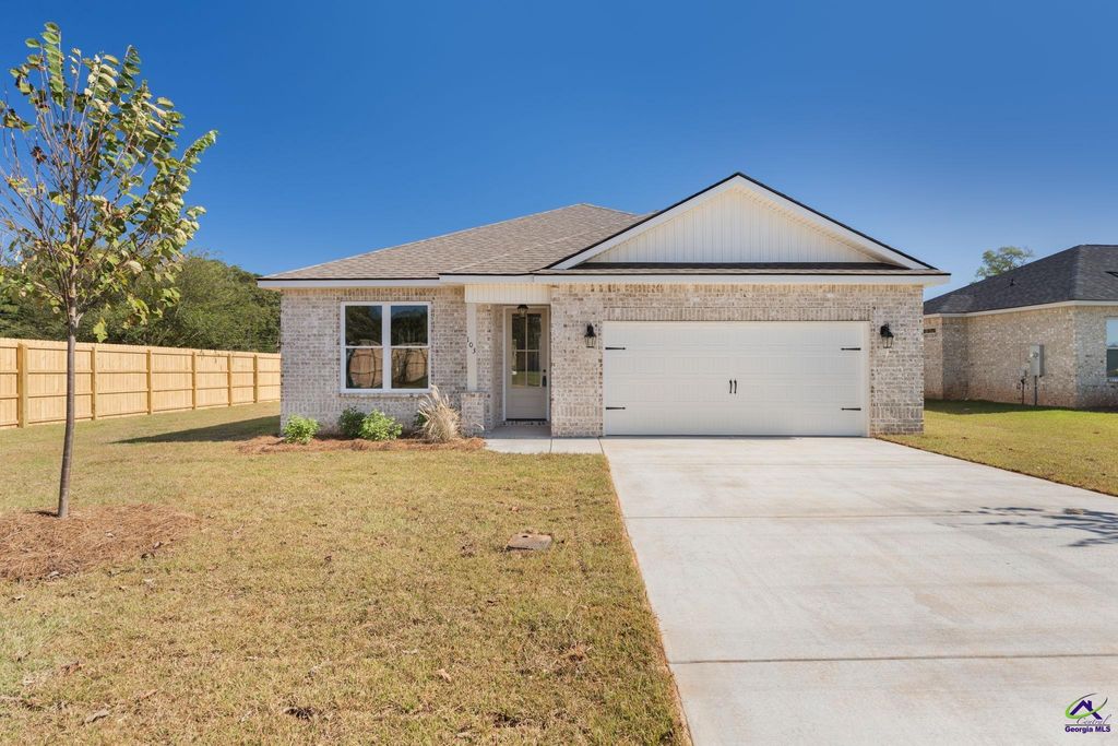 103 Hunt's Landing Drive, Kathleen, GA 31047