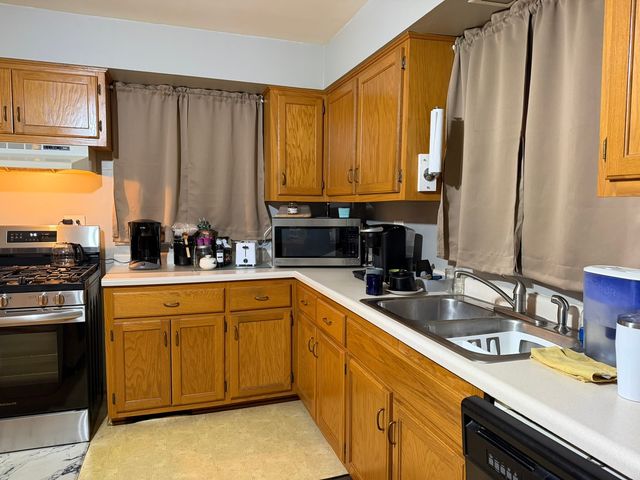 5507 Burwood Road, Oakwood Hills, IL 60013