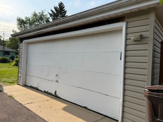 5507 Burwood Road, Oakwood Hills, IL 60013