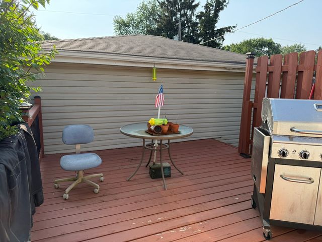 5507 Burwood Road, Oakwood Hills, IL 60013