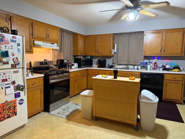 5507 Burwood Road, Oakwood Hills, IL 60013