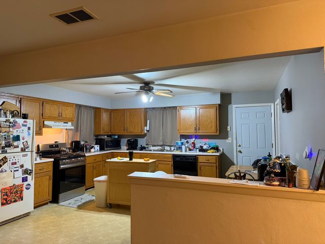 5507 Burwood Road, Oakwood Hills, IL 60013