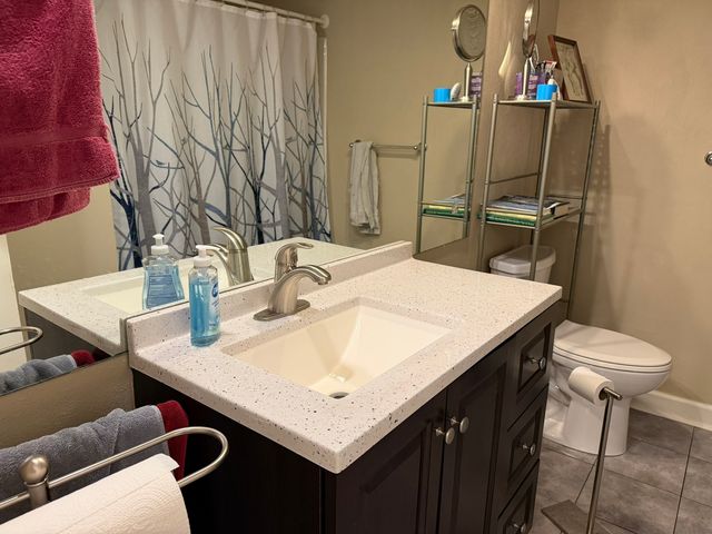 5507 Burwood Road, Oakwood Hills, IL 60013