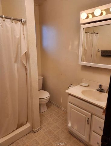 24066 Lakeview Drive, Crestline, CA 92325