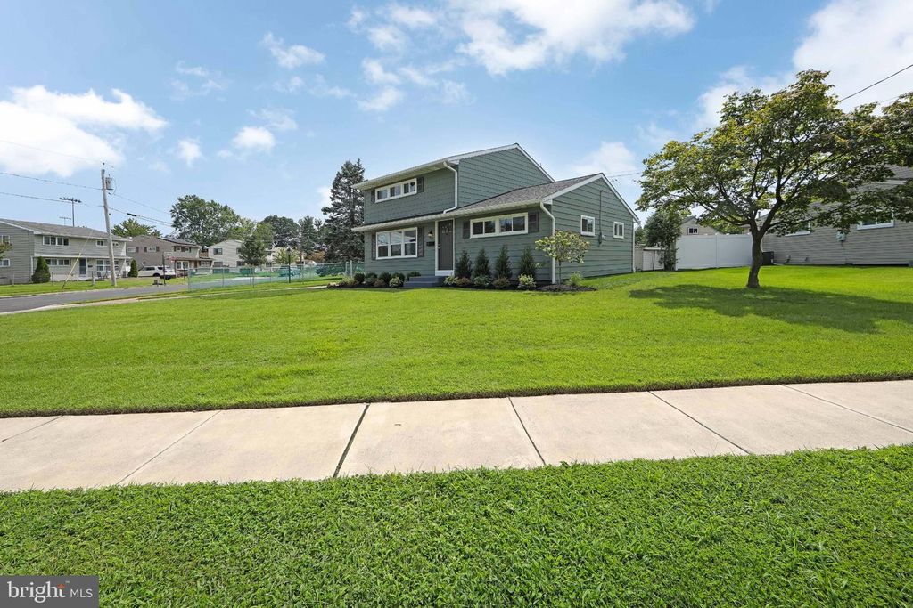 340 COLLINS LN, MAPLE SHADE, NJ 08052 — photo 2