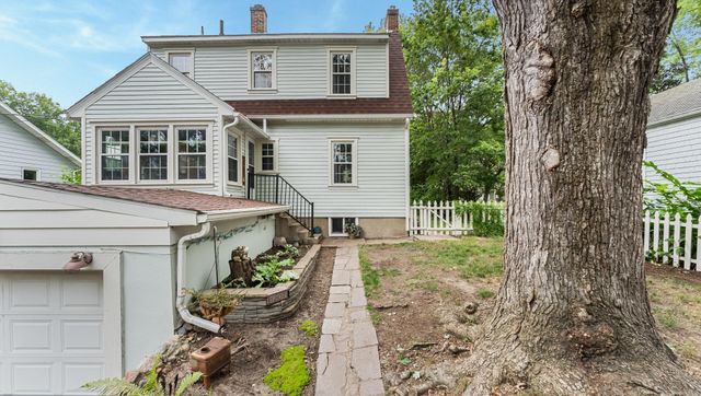 1207 Kilian Boulevard SE, Saint Cloud, MN 56304