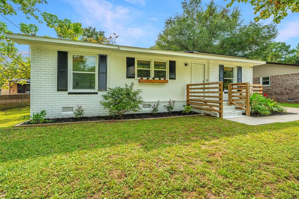 1512 Seacroft Road, Charleston, SC 29412