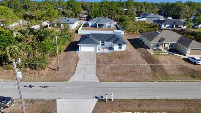 2616 27th ST W, Lehigh Acres, FL 33971