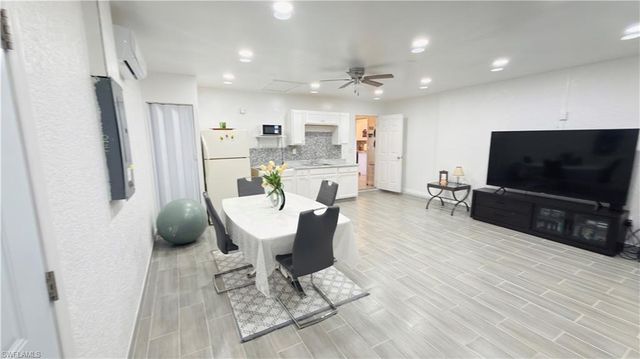 2616 27th ST W, Lehigh Acres, FL 33971