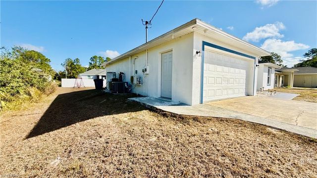 2616 27th ST W, Lehigh Acres, FL 33971