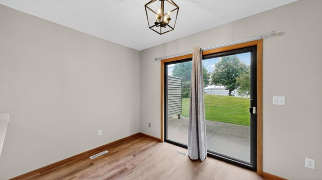 19 Elton Ridge Court NW, Rochester, MN 55901