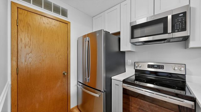 19 Elton Ridge Court NW, Rochester, MN 55901